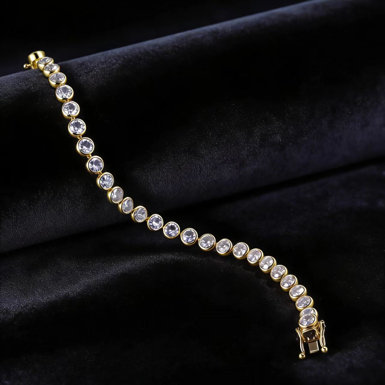 18k Gold Round-Cut Bezel Set Bubble Tennis Bracelet | BOCOS JEWELRY