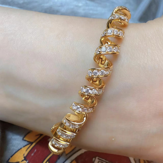 18k Gold Round-Cut Moissanite Spiral Link Bracelet | BOCOS JEWELRY