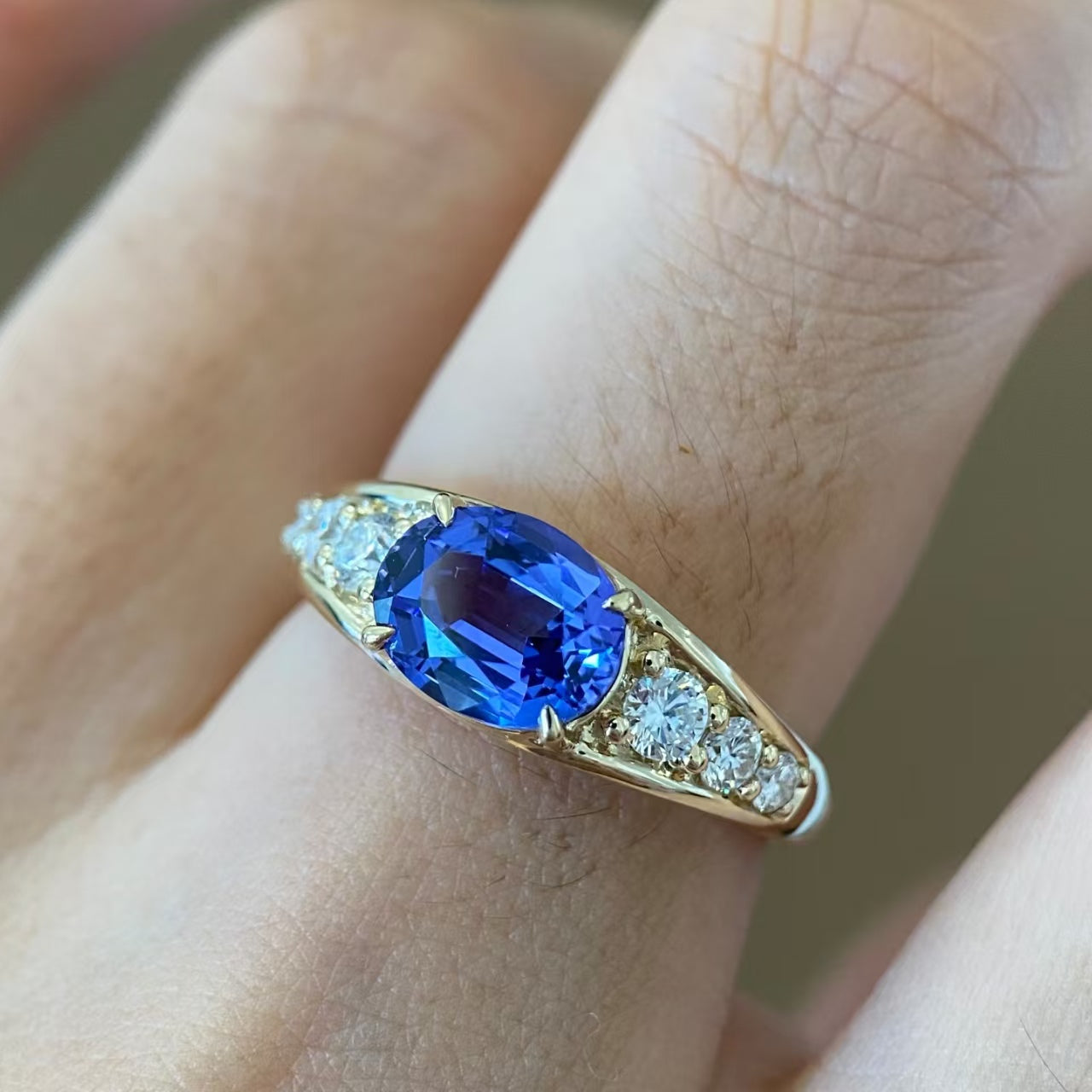 2.2ct Oval-Cut Lab-Grown Cornflower Sapphire Ring - 18k Yellow Gold - BOCOS JEWELRY