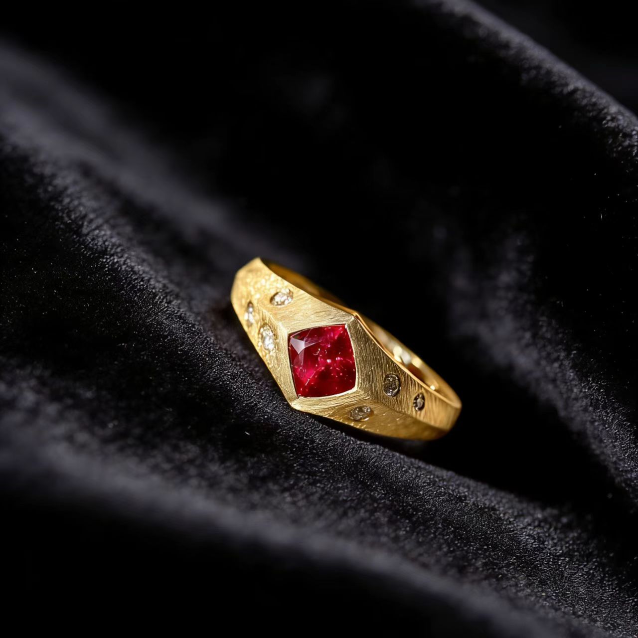Textured Geometric Ring - 18k Yellow Gold (Princess-Cut Lab-Grown Ruby & Round-Cut Moissanite) - BOCOS JEWELRY